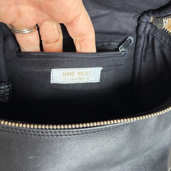 Black Nine West  Leather Crossbody Bag 💕 - Picture 4 of 9